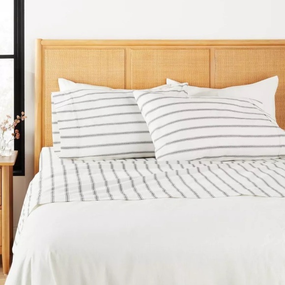 Hearth & Hand Magnolia Cotton Percale Stripe Sheet Set - Railroad Grey (King) - Picture 2 of 3